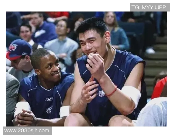 姚明在洛杉矶的精彩瞬间视频回顾与篮球传奇故事分享