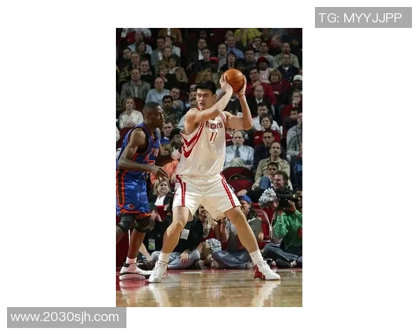 姚明罚球技术精湛展现篮球巨星风范引发球迷热议