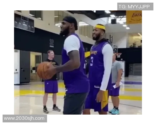 字母扣姚明的传奇对决揭示篮球巨星之间的无尽魅力与竞争精神 字母扣姚明的传奇对决揭示篮球巨星之间的无尽魅力与竞争精神